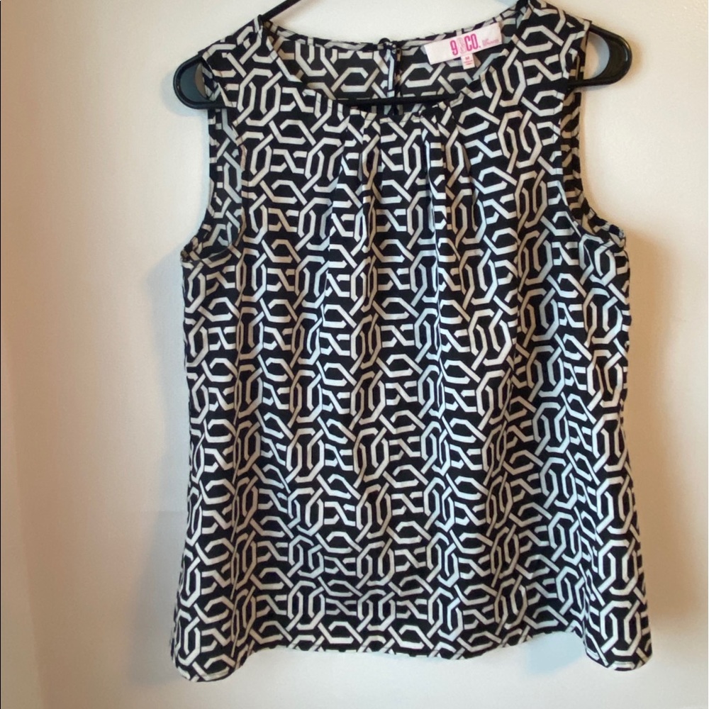 Black/white dress shirt